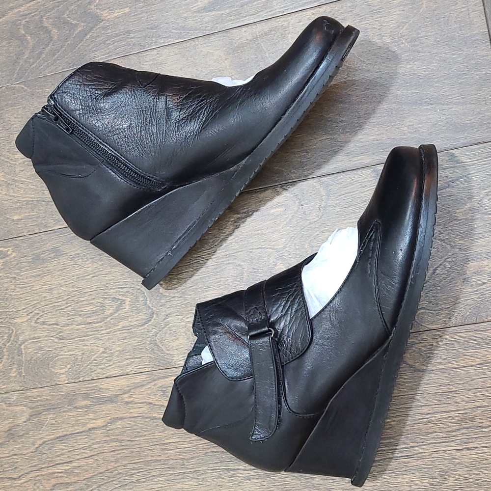 Everybody by BZ Moda Leather Wedge Booties